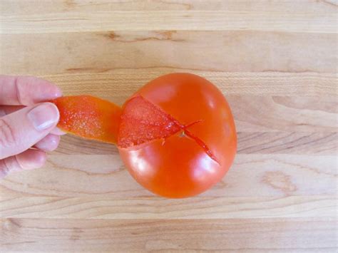 How To Peel Tomatoes Easy Ways To Skin Ripe Tomatoes