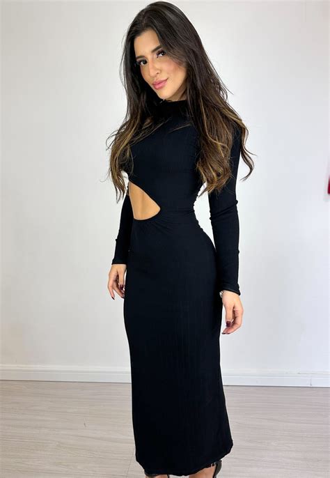 Vestido Tubinho Longuete Canelado Manga Longa Abertura Jenner Preto