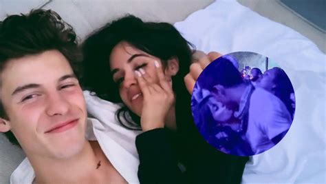 Foto Shawn Mendes e Camila Cabello são flagrados aos beijos no