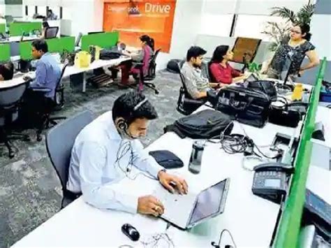 Job In It Sector Tcs और विप्रो जैसी कंपनियों में बंपर वैकेंसी 120 लाख फ्रेशर्स होंगे भर्ती