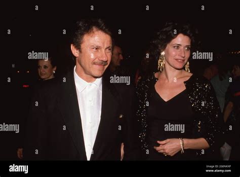 Harvey Keitel and Lorraine Bracco 1989 Credit: Ralph Dominguez/MediaPunch Stock Photo - Alamy