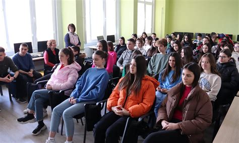 Открит урок за зависимостите проведоха в Езиковата гимназия | XNEWS