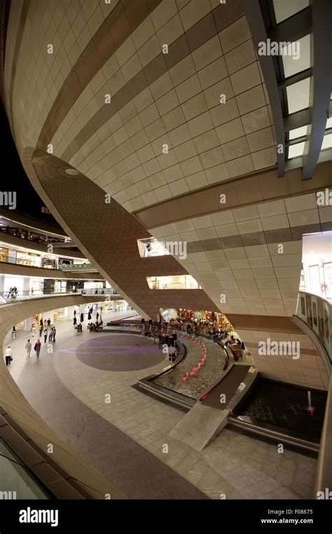 People In Kanyon Shopping Mall Istanbul Turkey Stock Photo Alamy