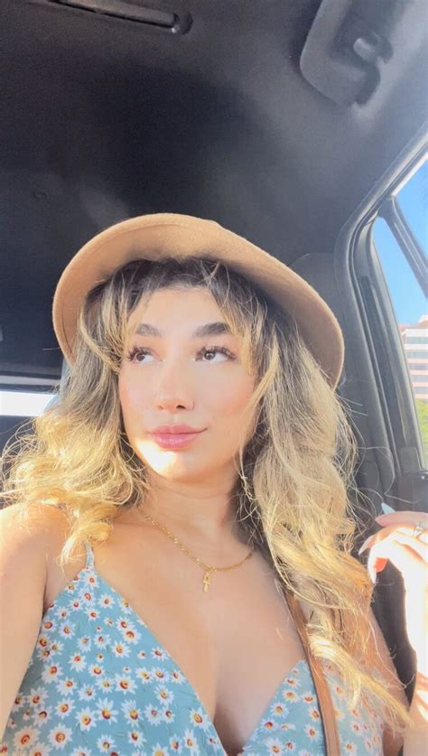 5 Hot Sexy ASMR Leedah Bikini Pics