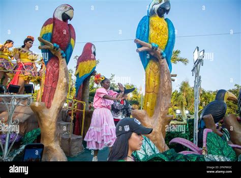 Cancun Quintana Roo Mexico Mexican Women Dancing On A Truck At The