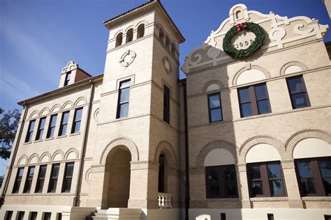 City Hall - Kingsville Visitors Center