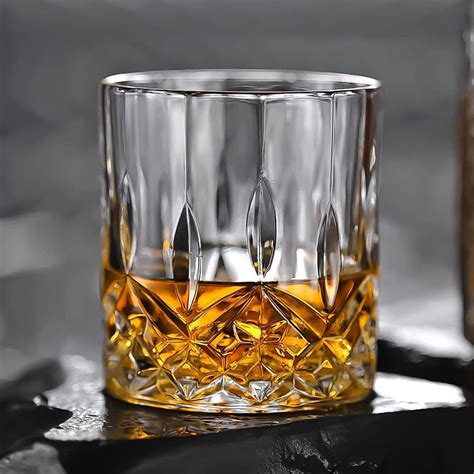 Irish Crystal Whiskey Glasses - Sip in Gentleman's Style | Glasscias