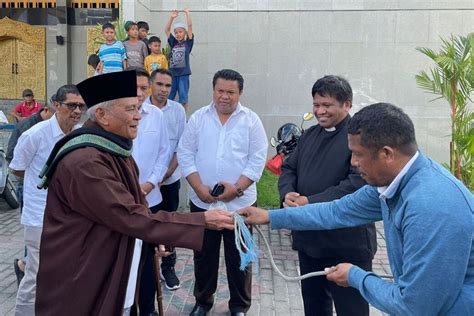 Foto Gereja Di Maluku Sumbang Hewan Kurban Untuk Warga Muslim Ambon