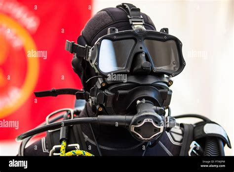 Tactical Diving Helmet Of Combat Diving Suit For Police And Army Diving