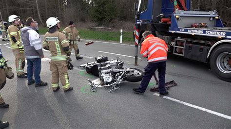 Autobahnausfahrt Münchberg Motorradfahrer Stirbt Bei Schwerem Unfall Oberfranken Frankenpost