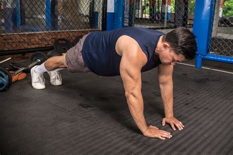 How To Do A Killer Diamond Push Ups Verywel Fit