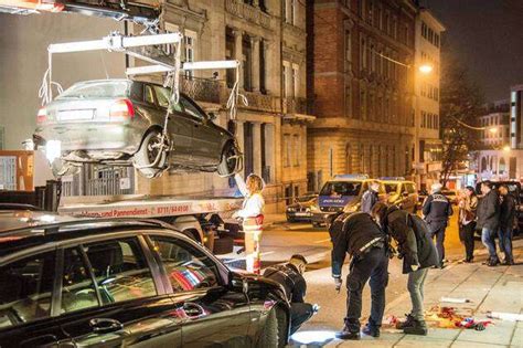 Mann Vor T Rkischem Restaurant Niedergeschossen T Ter Fl Chtig