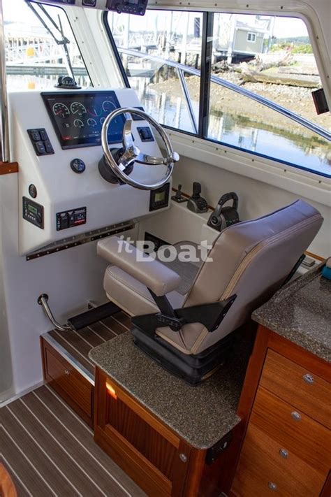 Ocean Sport 33 Roamer Prices Specs Reviews And Sales Information