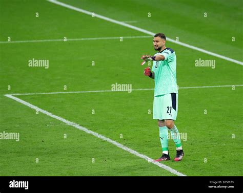 Donnarumma hi-res stock photography and images - Alamy