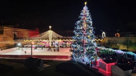 Live Video S A Deschis T Rgul De Cr Ciun La Alba Iulia Patinoar