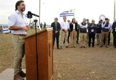 LA PRENSA Diario Lacalle Pou En inauguraciones de ruta en Río