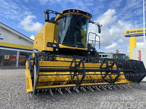 New Holland TC5 90 Stage V