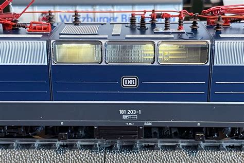 CROCO45 - Présentation de la BR 181 Märklin (39583) et comparaison avec ...