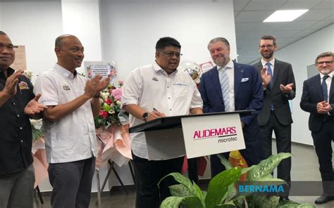 Bernama Melaka Draws Rm Bln In Approved Investments In Third