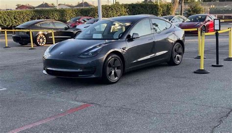 Neues Tesla Model 3 Kostet Kunde Unter 14 000 Teslamag De