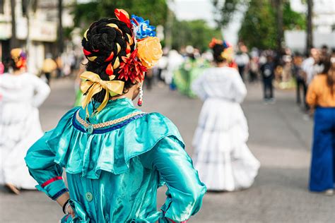 LA CEIBA CARNIVAL: Things we love about Honduras #6 | Anduro