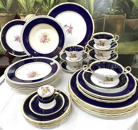 Partial Dinner Service Of Aynsley Bone China Pattern English