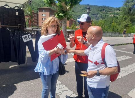 Contra los malos humos paseo y manzana el valle del Nalón se vuelca