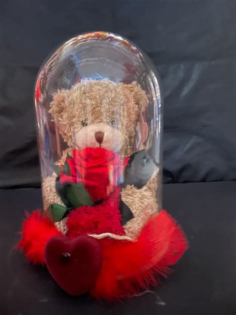 Urna con rosa preservada oso Floristería en Marbella Berrocal