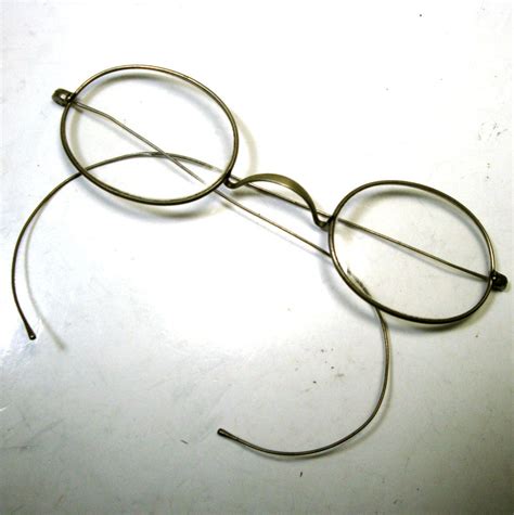 1900s Cable Temple Eyeglasses Antique Oval Wire Rimmed