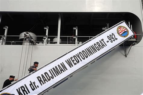 Kapal Rumah Sakit KRI Dr Radjiman Wedyodiningrat 992 Perkuat TNI AL