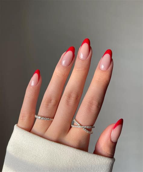 6 ideias de unhas vermelhas que as fashionistas estão usando STEAL