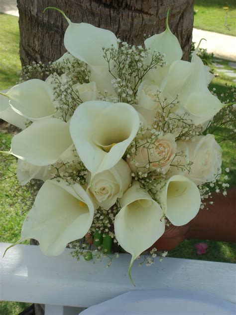 Bouquet Bridal: White Calla Lilies, Roses and Baby's Breath Bouquet ...