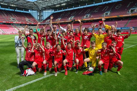 Rekordsieger FC Hennef 05 Bereits Zum Sechsten Mal Den 100pro Cup Gewonnen