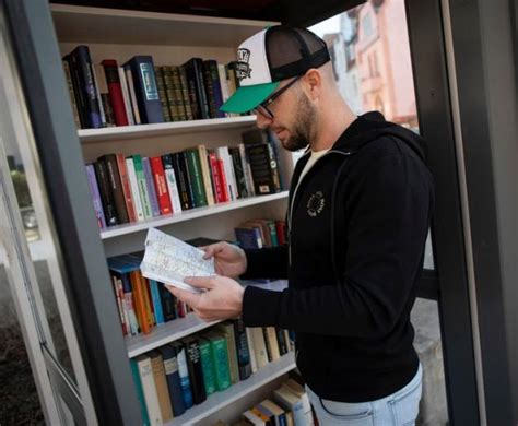 Nach Brandstiftung Bücherschrank in Osnabrück Wüste steht wieder NOZ