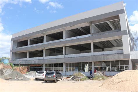 UEMA Reitor da Uema visita obras no Campus Caxias equipe de Pró