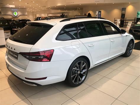 Skoda Superb Combi Iv Base Tsi Plug In Hybrid Ps Kw Dsg