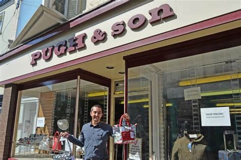 Hundreds of shoppers pour back into Market Harborough town centre as ...