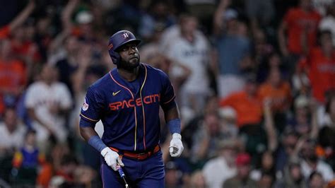 Alvarez Hits 3 Run Homer After Syndergaard Exits With Injury As Astros