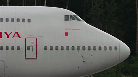 Close shot Boeing 747 cockpit 6990193 Stock Video at Vecteezy