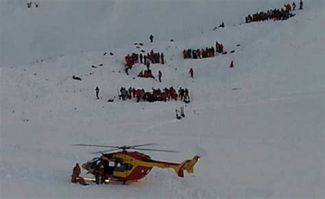 Valanga Sulle Alpi Francesi Travolge Decine Di Studenti Due Morti