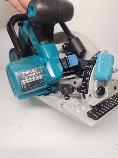 Makita Dhs680z 18v Li Ion 165mm 6 1 2 Brushless Cordless Circular Saw Rrp 351 88381683234 Ebay