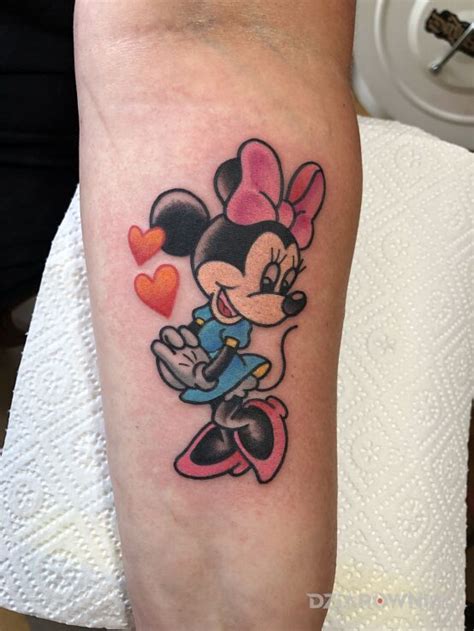 Tatuaż minnie mouse disney Autor Dirty Lust Tattoo Studio