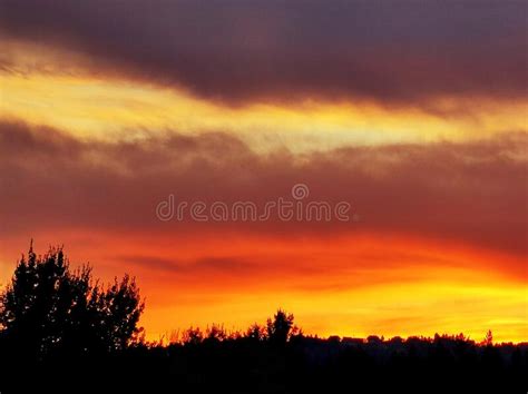 Spectacular Afterglow With Cirrus Clouds And Saharan Dust In The Air