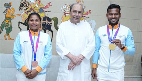 Odisha Cm Felicitates Hockey Stars Amit Rohidas Deep Grace Ekka