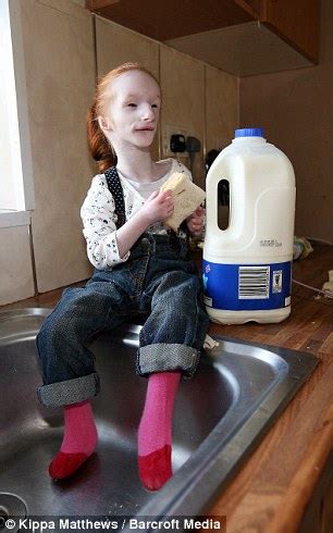 World's smallest girl Charlotte Garside starts first day at primary ...