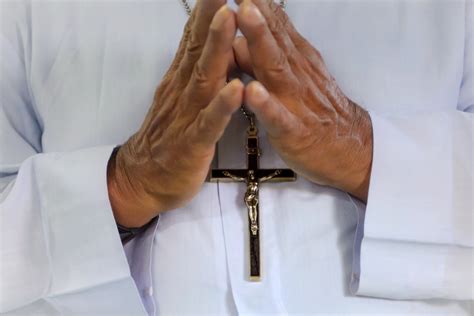 Info Rtl Un Pr Tre Mis En Examen Et Incarc R Pour Viol Sur Mineur De