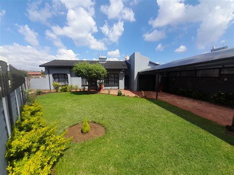 3 Bedroom House For Sale In Ennerdale Remax™ Of Southern Africa