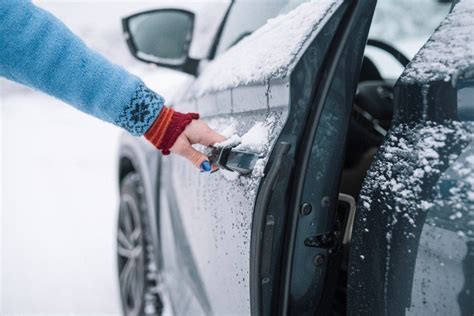 Tips On How To Open A Frozen Car Door