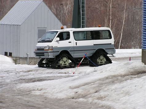 Japanese Van On Snow Tracks 4x4 Snowtracks Pinterest Toyota Hiace