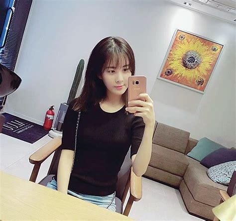 Selfie ★ 앞머리 잘랐서현서현 막내의 청순 디스패치 뉴스는 팩트다